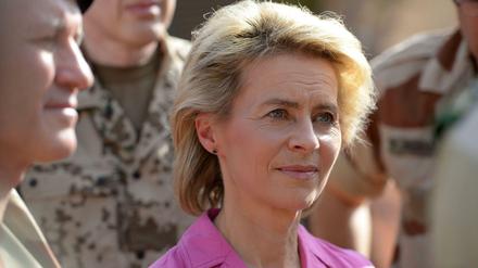 Weil die Presse früher über ihre Pläne bescheid wusste die die Parteikollegen, zog Ursula von der Leyen Unmut auf sich.
