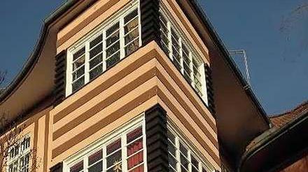 Der so genannte Freimietblock zwischen Geranien- und Nelkenstraße sowie der "Postblock" östlich des Hortensienplatzes beherbergen großzügig geschnittene 2,5- bis 4,5-Zimmerwohnungen und zeichnen sich durch abwechslungsreiche Fassaden aus.