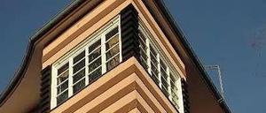 Der so genannte Freimietblock zwischen Geranien- und Nelkenstraße sowie der "Postblock" östlich des Hortensienplatzes beherbergen großzügig geschnittene 2,5- bis 4,5-Zimmerwohnungen und zeichnen sich durch abwechslungsreiche Fassaden aus.