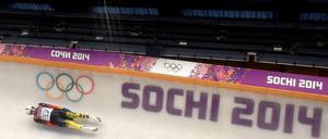 Scheinwerfer aus? Rodeln wird alle vier Jahre wichtig – wenn es um olympische Medaillen geht. Außerhalb des deutschen Sprachraums interessiert die Randsportart aber kaum jemanden. 