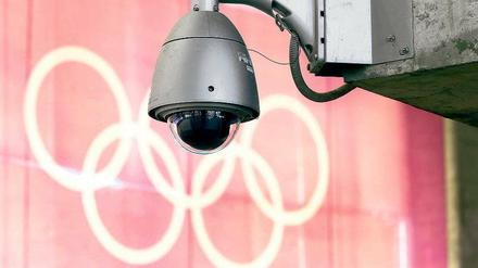 Olympia unter Beobachtung: Nichts, was in Sotschi nicht überwacht wird. Im Kaukasus wurden die strengsten Sicherheitsmaßnahmen in der Geschichte Olympias vollzogen.