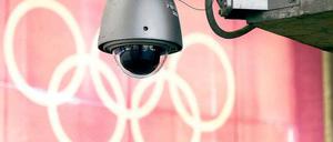 Olympia unter Beobachtung: Nichts, was in Sotschi nicht überwacht wird. Im Kaukasus wurden die strengsten Sicherheitsmaßnahmen in der Geschichte Olympias vollzogen.