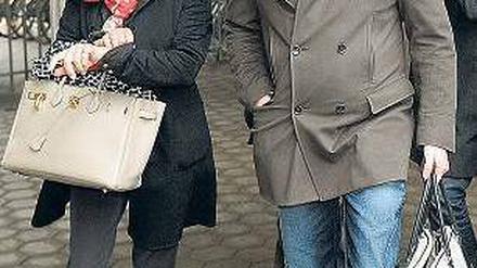 Gemischte Erinnerungen. Die Journalistin Sabine Christiansen mit Filmmanager David Groenewold vor dem Gericht.