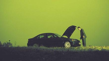 Wer mit dem Auto liegen bleibt, ist auf Pannenhelfer angewiesen. Viele Autofahrer sind deshalb Mitglied in einem Automobilklub. 