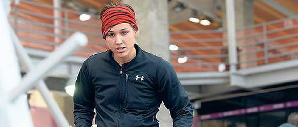 Hingucker. Bobbremserin Lolo Jones erregt in den USA viel Aufmerksamkeit – mit ihrem Aussehen, ihren Aussagen und ihrer kurz vor dem Ziel verpassten Olympiamedaille im Hürdenlauf.