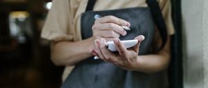 Viele Beschäftigte in der Gastrobranche schulten während der Krise um.