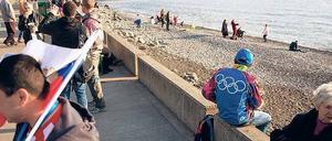 Spiele und Meer. Beschauliches Bummeln an der Strandpromenade.