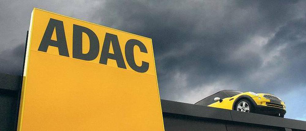 Zu Lande, zu Wasser und in der Luft. Der ADAC bietet eine unüberschaubare Fülle von Dienstleistungen und Produkten an. Bei genauerem Hinschauen entpuppt sich mancher Vorteil für Mitglieder als gewöhnliches Angebot.