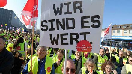 Mehr Geld für den öffentlichen Dienst fordert unter anderem die Gewerkschaft Verdi.