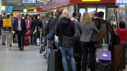 Schön praktisch. Aber auch ganz schön überfüllt. Und ganz schön laut. Der Flughafen Tegel.