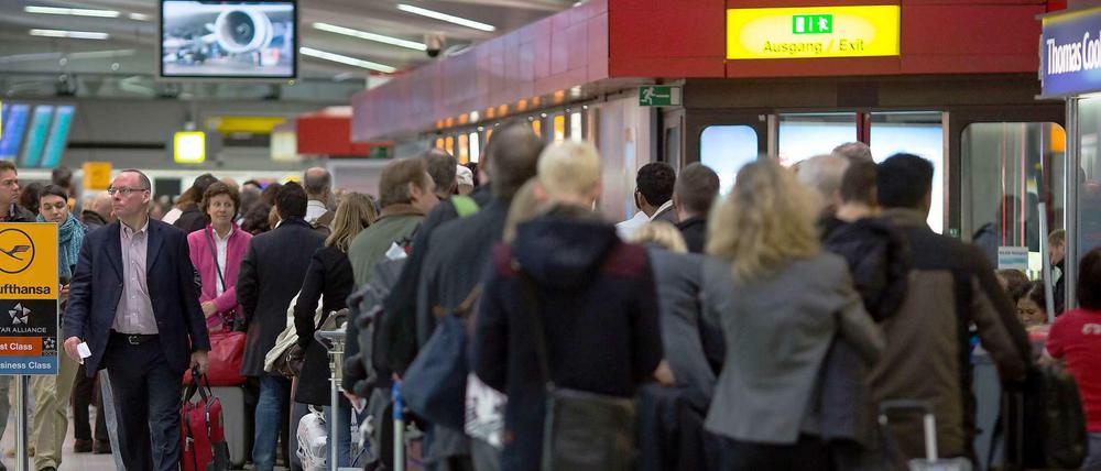 Schön praktisch. Aber auch ganz schön überfüllt. Und ganz schön laut. Der Flughafen Tegel.