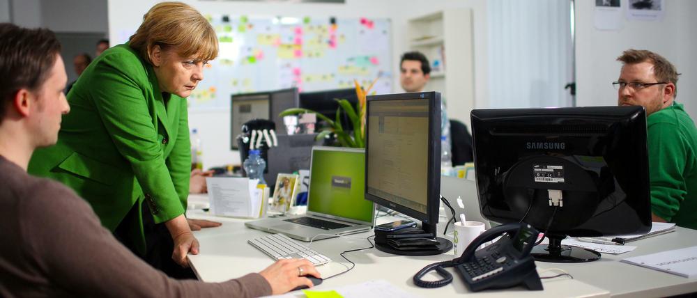 Da kommt auch schon mal die Kanzlerin vorbei: Berlin ist Dienstleistungsstadt und besonders bekannt für seine Start-up-Szene. Angela Merkel informiert sich beim Wissenschaftsnetzwerk Research Gate.