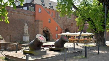 Spandau ist eine Festung. Entsprechendes Gerät, gesichtet im Innenhof der Zitadelle.