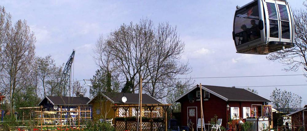 Mit der Seilbahn in den Garten? Aber klar, so war das schon bei der IGA in Rostock vor gut zehn Jahren. Da konnte man den Kleingärtnern bis auf den Frühstückstisch gucken. 