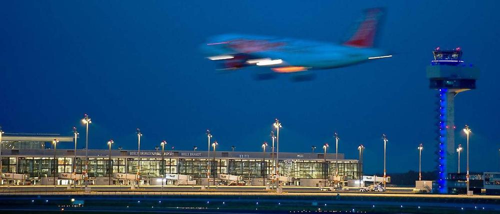 Lärmquelle Flughafen. Es wird weiter um den adäquaten Lärmschutz beim BER gerungen.