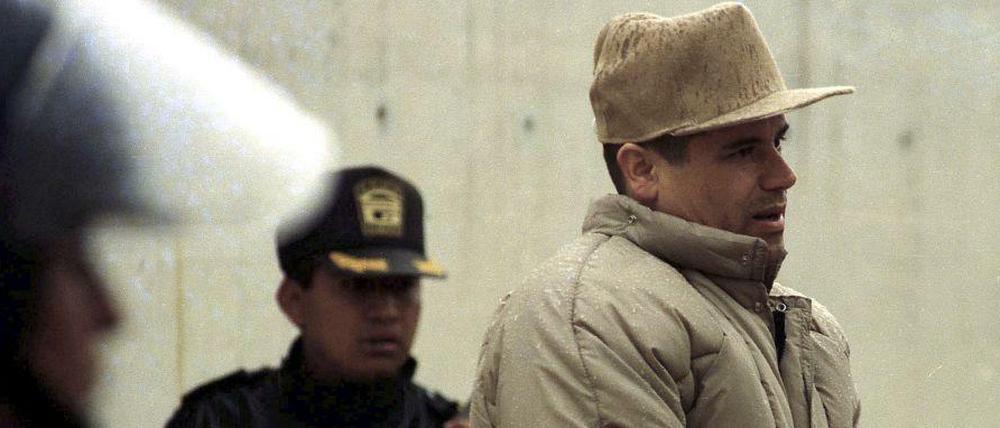 Seltenes Bild: Joaquin Guzmán im Gefängnis von La Palma in Mexiko. Seit seiner spektakulären Flucht fehlt von dem Drogenbaron jede Spur. Sogar der Gefängnisdirektor stand auf seiner Lohnliste.