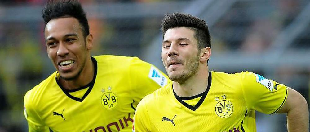 Zwei Spieler, drei Tore: Pierre-Emerick Aubameyang (l.) jubelt mit Milos Jojic.