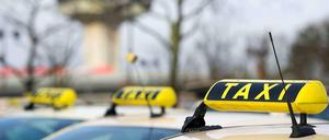 Nur fliegen ist teurer. Wobei: Für 300 Euro kommt man schon ganz schön weit. 