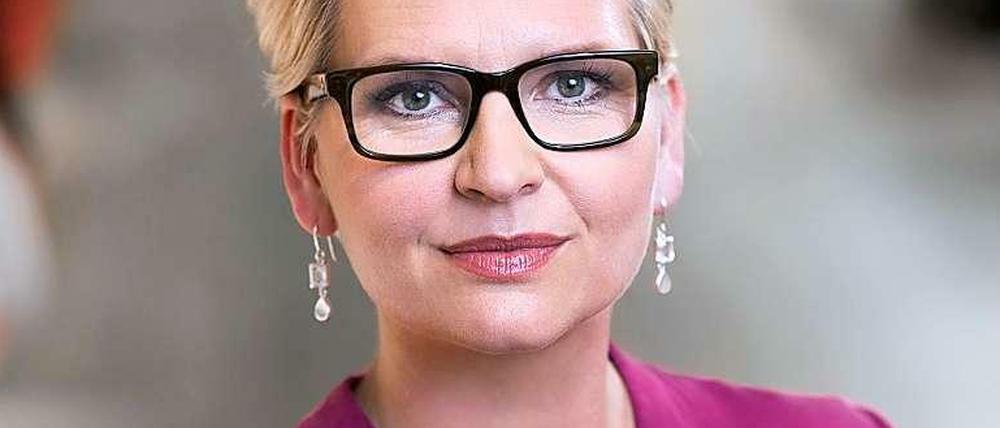 Von deutschen Innenstädten hat Eva-Lotta Sjöstedt in den vergangenen Monaten schon so einiges gesehen. 47 Karstadt-Filialen besuchte die künftige Chefin des Warenhaus-Konzerns bereits. Doch offiziell übernimmt sie die Führung des Warenhais-Konzerns erst an diesem Montag. 
