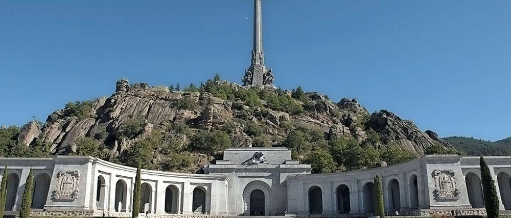 Blick auf das Tal der Gefallenen (Valle de los Caidos) nahe Madrid. Die Gedenkstätte beherbergt Francos Grabmal und und ist auch Erinnerungsort zu Ehren der Gefallenen der faschistischen Truppen Francos im Spanischen Bürgerkrieg.