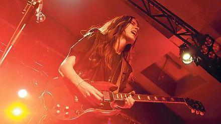 Gitarrengöttin. Danielle Haim beim Berliner Auftritt ihrer Band. 