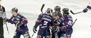„Playoffs, wir kommen“, schallte es aus der Fankurve. 