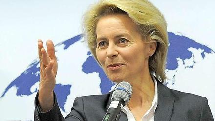 Undurchsichtige Großprojekte. Verteidigungsministerin Ursula von der Leyen bemängelte Intransparenz bei jedem der 15 größten Vorhaben ihres Hauses – das ganze Rüstungswesen sei ein Skandal.