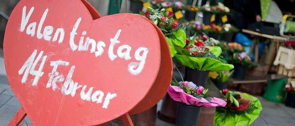 Dieser Valentinstag hört sich nach einem schlechten Horrorfilm an: Weil er kein Valentinstagsgeschenk für sie hatte, attackierte eine 27-Jährige ihren Freund mit einem Messer.