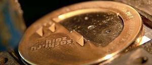 Silber ist das neue Gold. Auch die Juwelierschmiede Adamas stellte für Sotschi Silbermedaillen her, die mit Gold beschlagen werden. Die letzten Medaillen aus reinem Gold gab es 1912.