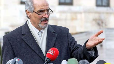 Der ständige Repräsentant Syriens, Bashar al-Jaafari, bei der UN auf der Pressekonferenz in Genf am Samstag.
