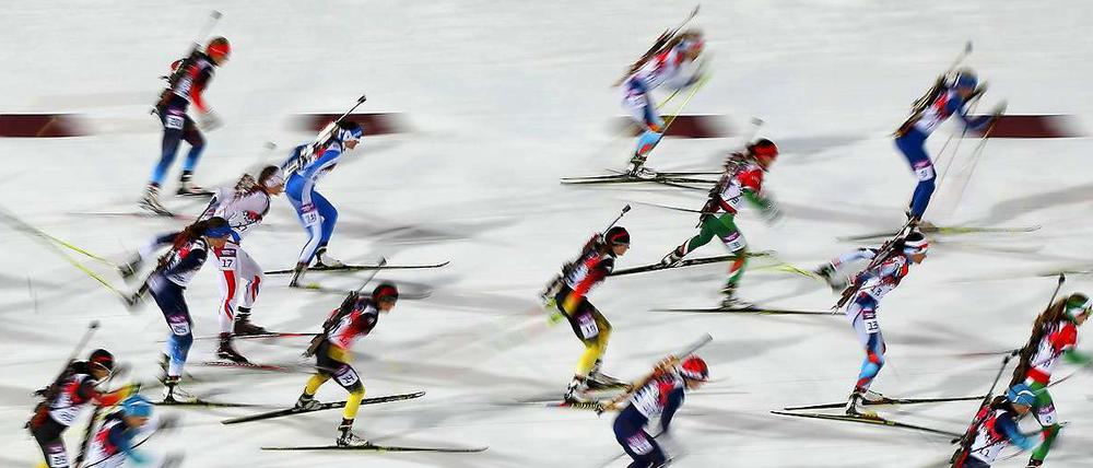 Masse am Start. Im Biathlon gibt es mittlerweile allein elf Entscheidungen.