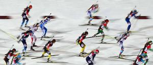 Masse am Start. Im Biathlon gibt es mittlerweile allein elf Entscheidungen.