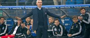 Ruhe am Rand: Mirko Slomka bringt nach acht Pleiten dem HSV sofort einen Sieg.