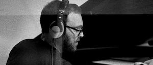 Barry Burns (35) bei Studio-Aufnahmen.