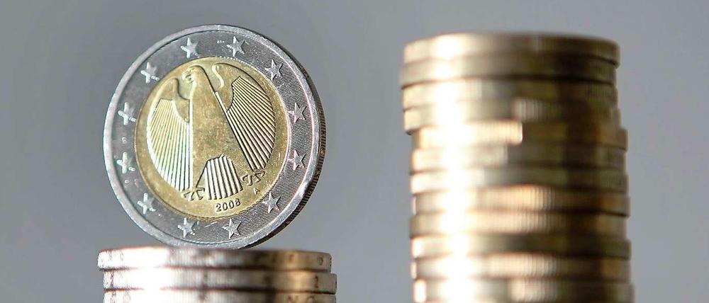 Haufenweise Geld: Alles zusammengerechnet ist der deutsche Staatshaushalt im Plus. Aber es gibt trotzdem neue Schulden.