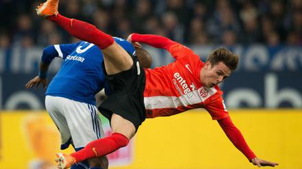 Ein Bild, passend zum Spiel. Weder der FC Schalke noch der FSV Mainz brachte im Freitagsspiel der Fußball-Bundesliga sonderlich viel zu Stande. 