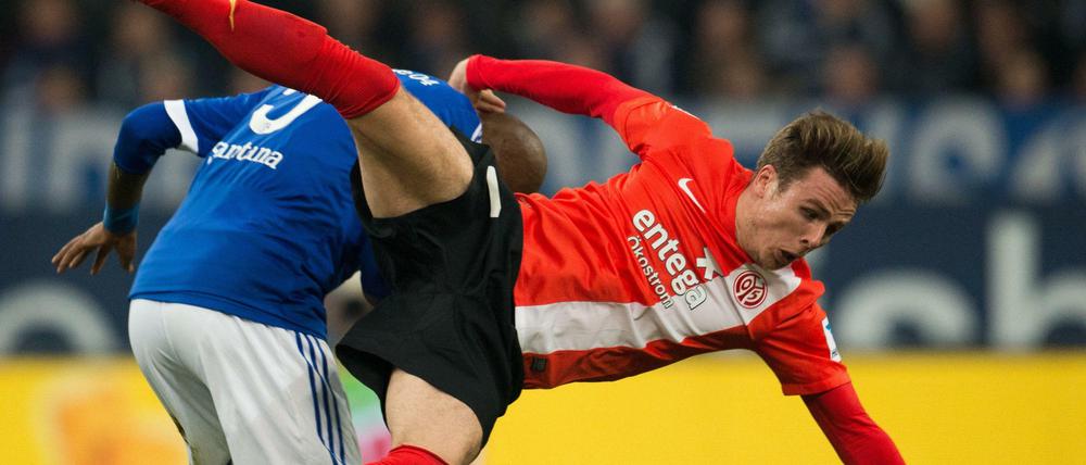 Ein Bild, passend zum Spiel. Weder der FC Schalke noch der FSV Mainz brachte im Freitagsspiel der Fußball-Bundesliga sonderlich viel zu Stande. 