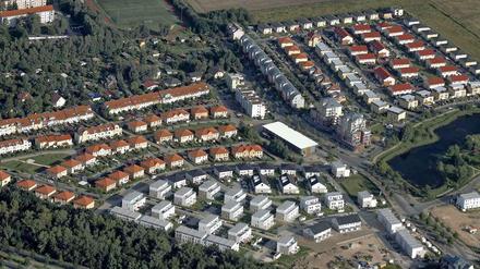 Draufsicht auf eine Neubausiedlung in Teltow. Dort muss derzeit mit 210 Euro pro Quadratmeter gerechnet werden. 