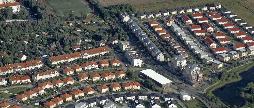 Draufsicht auf eine Neubausiedlung in Teltow. Dort muss derzeit mit 210 Euro pro Quadratmeter gerechnet werden. 