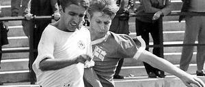 Duell auf Augenhöhe. Am 1. März treffen im Spitzenspiel der Berlin-Liga die Westberliner Traditionsvereine Hertha 03 Zehlendorf und Tennis Borussia aufeinander. Dieses Bild stammt aus dem Jahr 1968