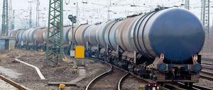 Das muss kesseln. Aber anders als im Comicfilm "Werner" ärgern sich Anwohner in Berlin ganz schön.