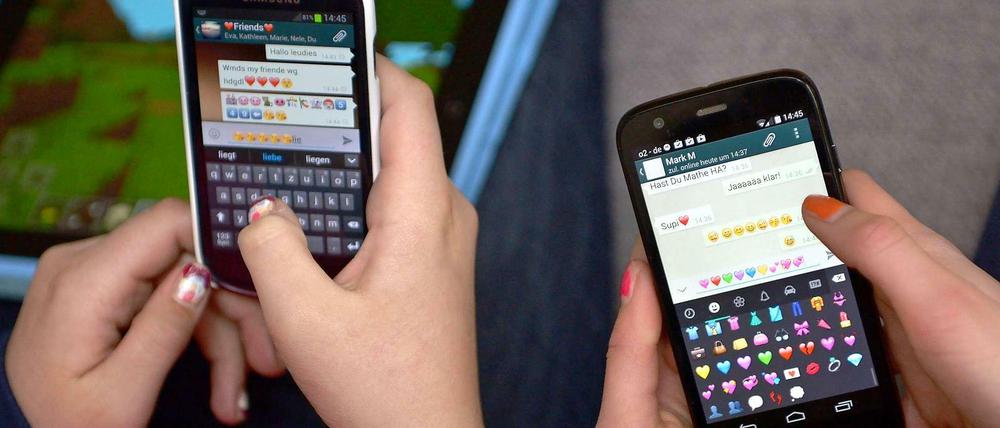 Immer online. Junge Menschen sehen in der digitalen Gesellschaft mehr Chancen als ältere.