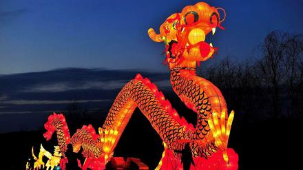 Die Stärke des Drachen. 59 Prozent der Deutschen empfinden Chinas politische Macht als Bedrohung. 