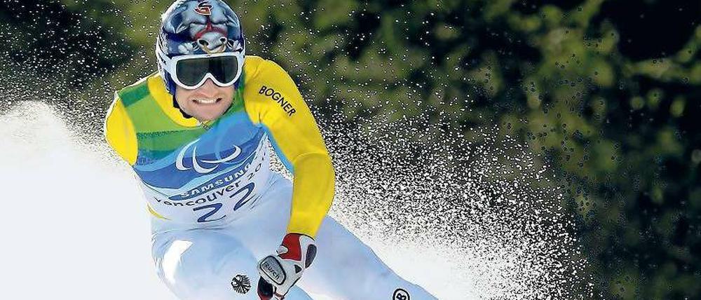 In der Balance. Gerd Schönfelder fährt mit einem Arm Ski und ist der erfolgreichste paralympische Sportler.