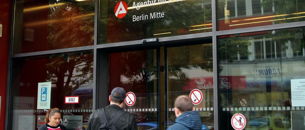 Verhältnismäßig wenig Andrang. Saisonbereinigt ging die Zahl der Erwerbslosen im Februar zurück. 