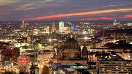 Beliebt, beliebter: Berlin. Die ausländischen Touristen strömen in die deutsche Hauptstadt und bescheren ein Übernachtungsplus von 8,2 Prozent.