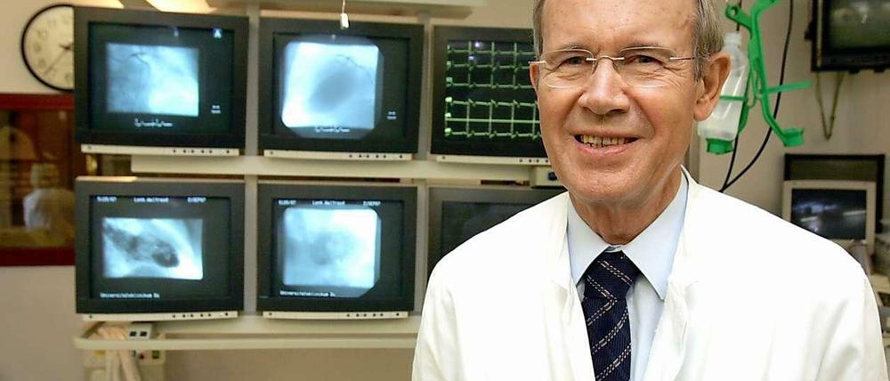 Bodo-Eckehard Strauer, fotografiert im Jahr 2007 in seiner Klinik. 