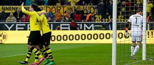 Tooor. Am Ende war es trotz zahlreicher vergebener Torchancen doch noch ein klares 3:0, mit dem der BVB den Club bezwang.