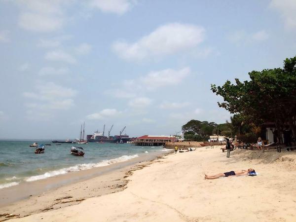 "Ganz gleich in welchem Hotel wir schlafen oder in welchem Restaurant wir essen – wir sind umgeben von Weißen und werden bedient von Schwarzen. Ich fühle mich schlecht..."