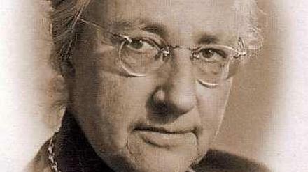 Elisabeth Schmitz, die an dem heutigen Beethoven-Gymnasium in Lichterfelde bis zum 9. November 1938 arbeitete, war nicht nur in der Unterstützung und Beherbergung Verfolgter aktiv, sondern hatte schon 1935 mit ihrer aufrüttelnden Denkschrift "Zur Lage der deutschen Nichtarier" versucht, die Bekennende Kirche zu einem klaren Wort zur „Judenfrage“ zu bewegen, was ihr leider nicht gelang. 